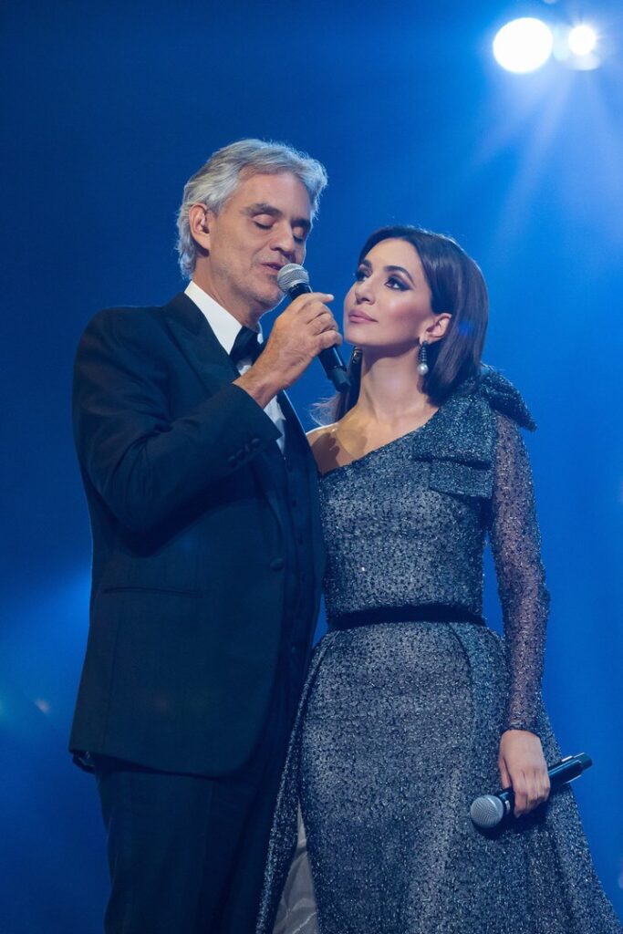 Andrea Bocelli and Zara duet MUZ-TV Awards in 2017